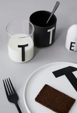 Design Letters Arne Jacobsen porcelain cup, black, A-Z