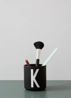 Design Letters Arne Jacobsen porcelain cup, black, A-Z