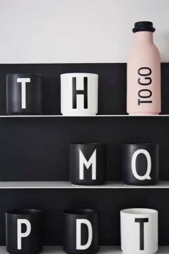 Design Letters Arne Jacobsen porcelain cup, black, A-Z