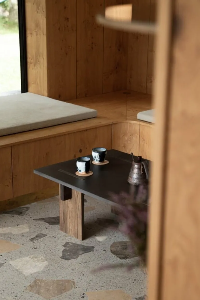 Eberhart Furniture Arnold coffee table, dark concrete - dark oak