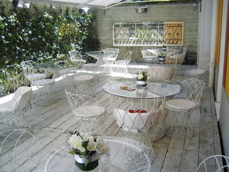 Emu Heaven table 120 cm, matt white, glass top