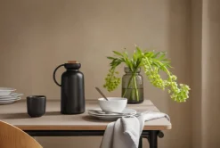 Eva Solo Silhouette vacuum jug, 1,0 L, black