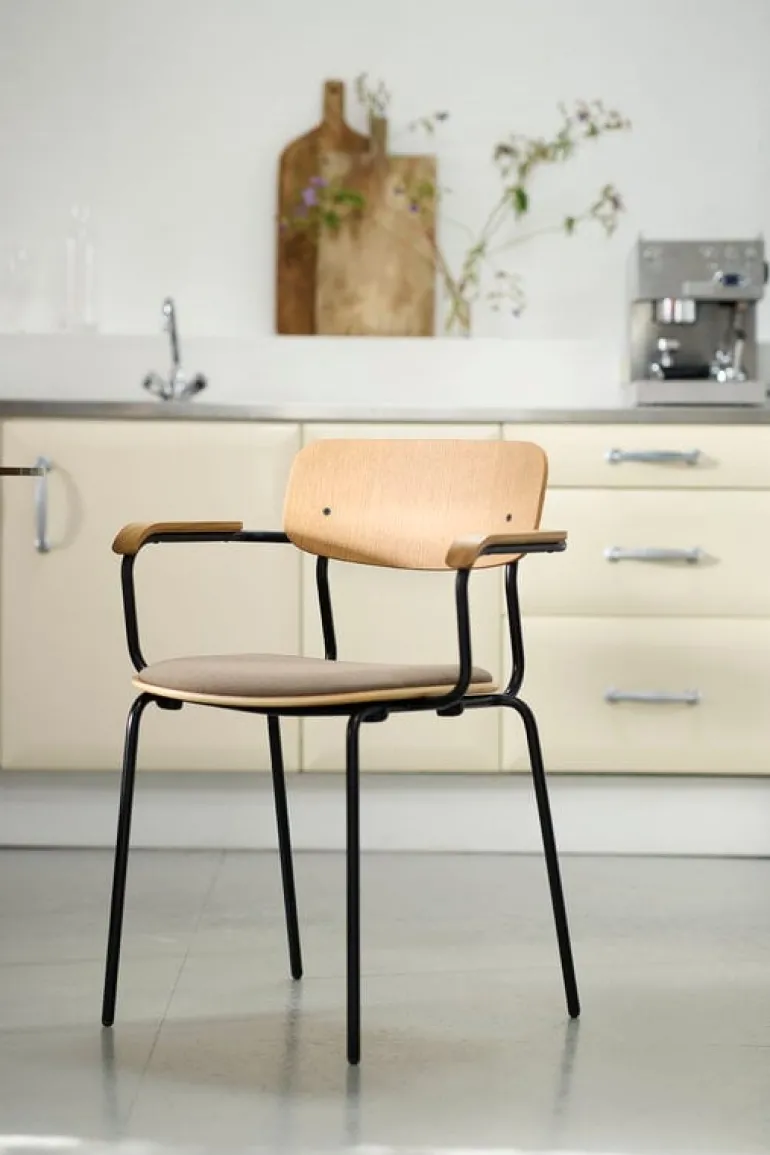 FDB Møbler J183 Holmen chair with armrests, oak veneer - Grain Taupe