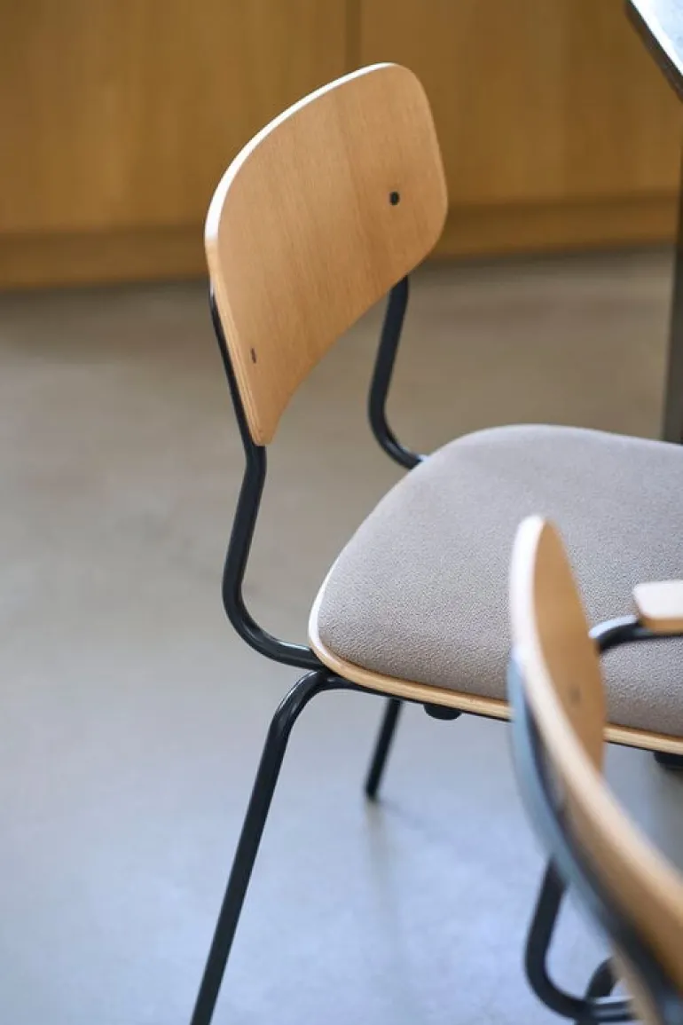 FDB Møbler J182 Holmen chair, oak veneer - Grain Taupe