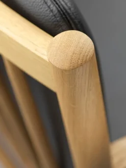 FDB Møbler J147 lounge chair, oak - black leather