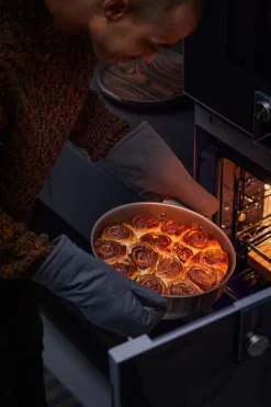 Fiskars All Steel roasting dish, 28 cm