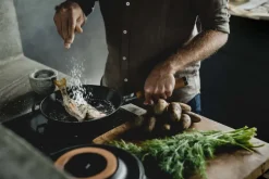 Fiskars Norden cast iron frying pan, 26 cm