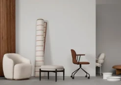 Fogia Barba club chair, lacquered beech - Ivory 001 Karakorum