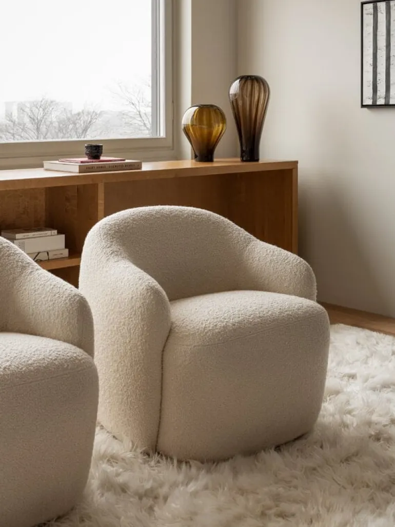 Fogia Barba club chair, lacquered beech - Ivory 001 Karakorum