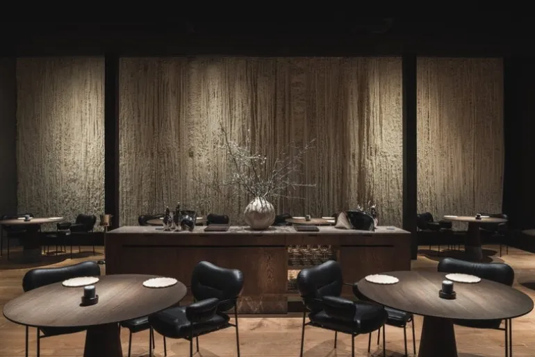 Fogia Bollo chair, black leather - black