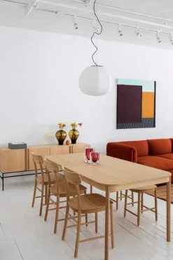 Fogia Figurine dining table, lacquered oak