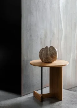 Fogia Koku side table, lacquered oak