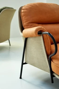 Fogia Lyra armchair, black steel - cognac leather