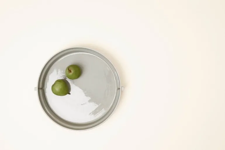 Form & Refine Alcoa tray, light grey