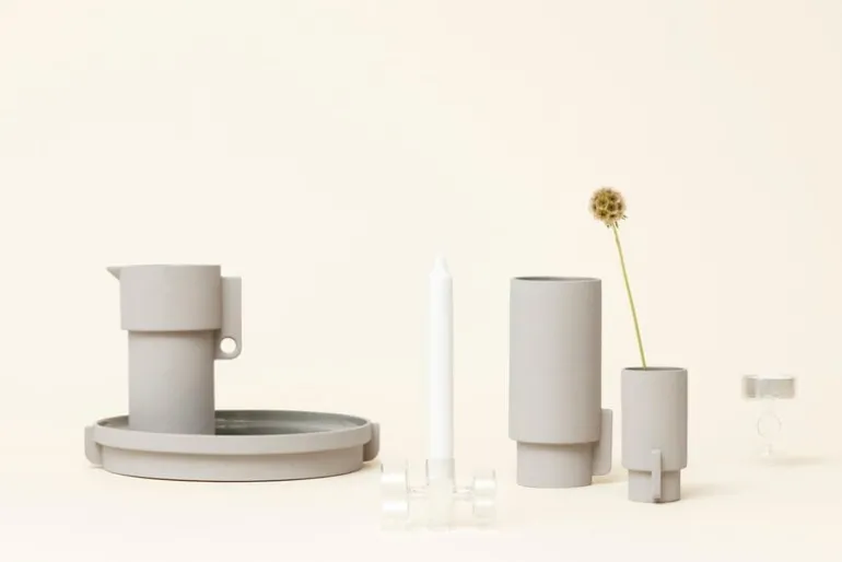 Form & Refine Alcoa tray, light grey