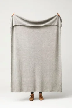 Form & Refine Aymara plaid, 190 x 130 cm, light grey