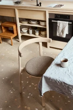 Form & Refine Lunar chair, white oiled oak - Hallingdal 0227