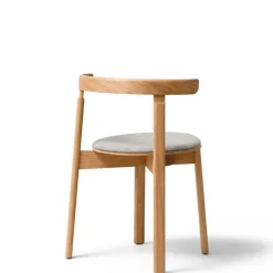 Form & Refine Lunar chair, oiled oak - Hallingdal 0227