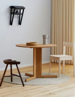 Form & Refine Trefoil table, 75 cm, oak