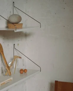 Frama D20 shelf, 80 cm, warm white steel