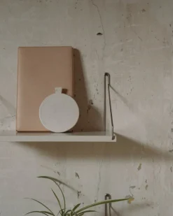 Frama D20 shelf, 80 cm, warm white steel