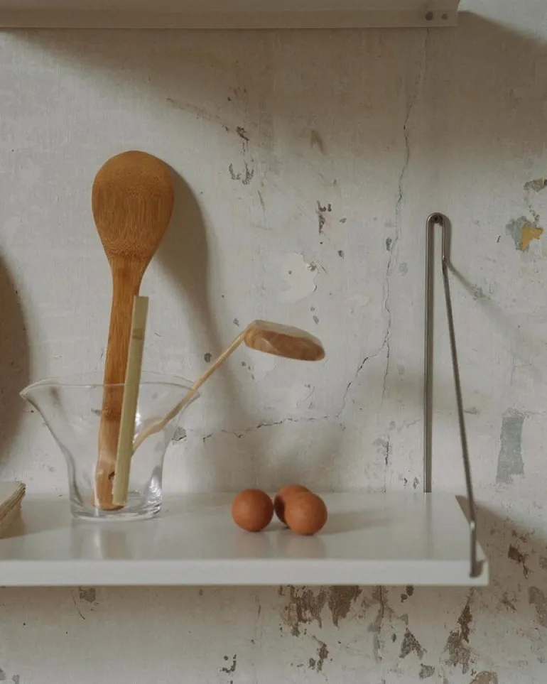 Frama D27 shelf, 60 cm, warm white steel