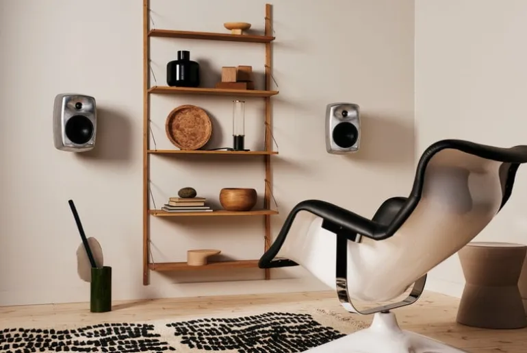 Frama Shelf Library H1852 wall shelf, oiled oak