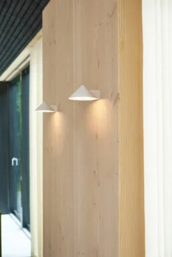 Frandsen Grasp rechargeable wall lamp, matt white