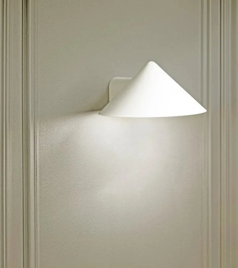 Frandsen Grasp rechargeable wall lamp, matt white