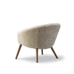 Fredericia Ditzel lounge chair, Moonlight sheepskin - walnut