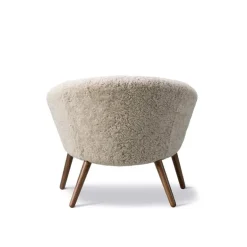 Fredericia Ditzel lounge chair, Moonlight sheepskin - walnut