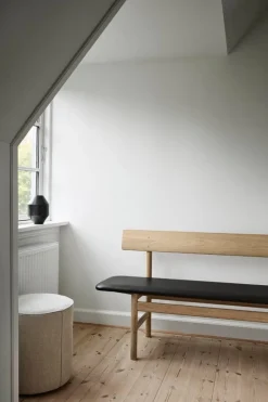 Fredericia Mogensen 3171 bench, soaped oak - black leather