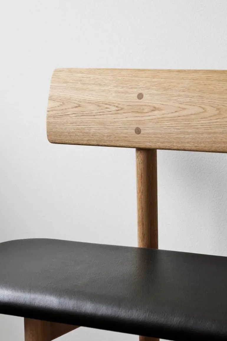 Fredericia Mogensen 3171 bench, oiled oak - black leather