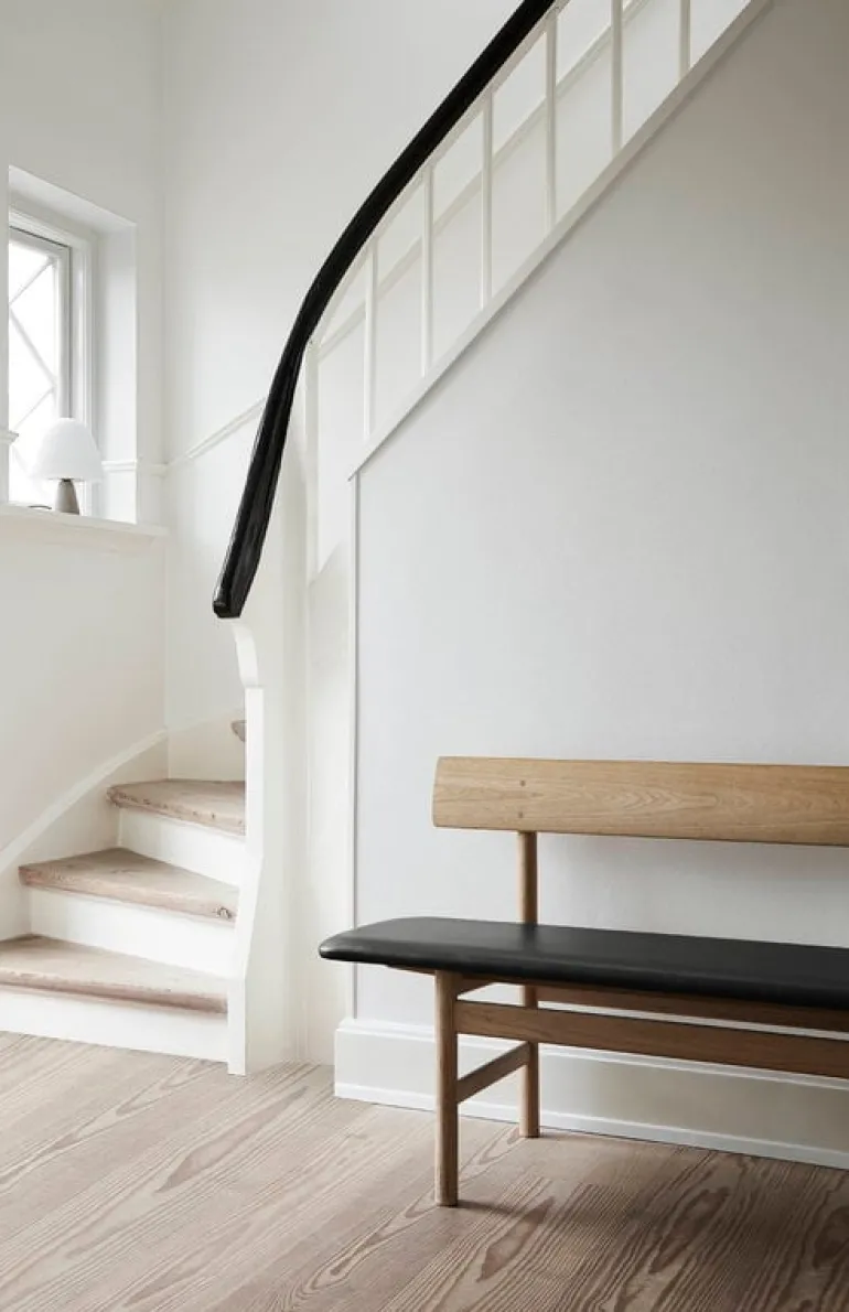 Fredericia Mogensen 3171 bench, oiled oak - black leather