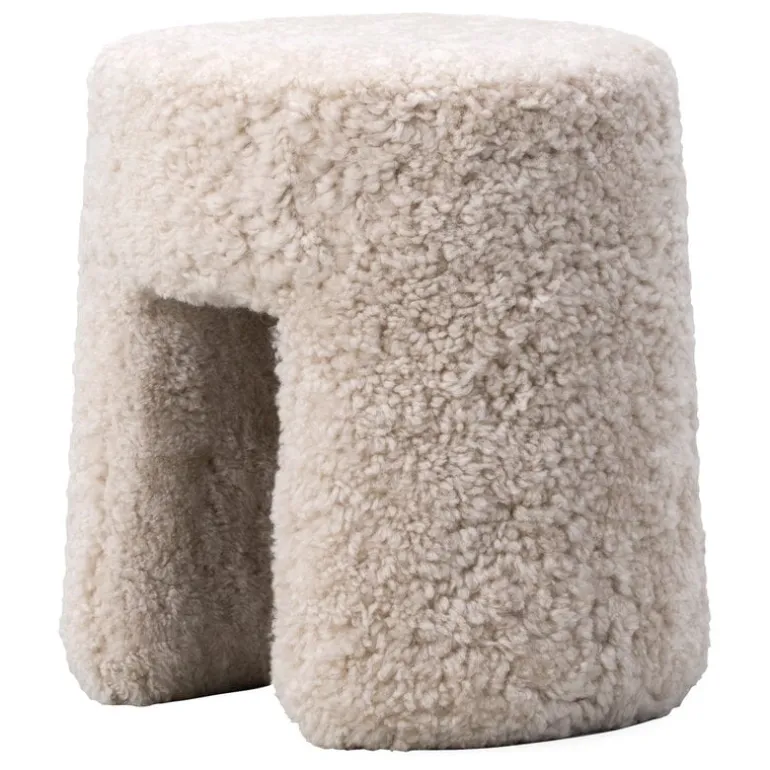 Fredericia Sequoia pouf, sheepskin Moonlight