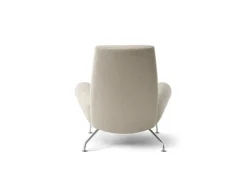 Fredericia Wegner Queen lounge chair, brushed chrome - light beige