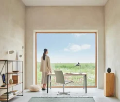 Fritz Hansen CM Pouf, small, light grey leather