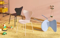 Fritz Hansen Series 7 children's chair, black