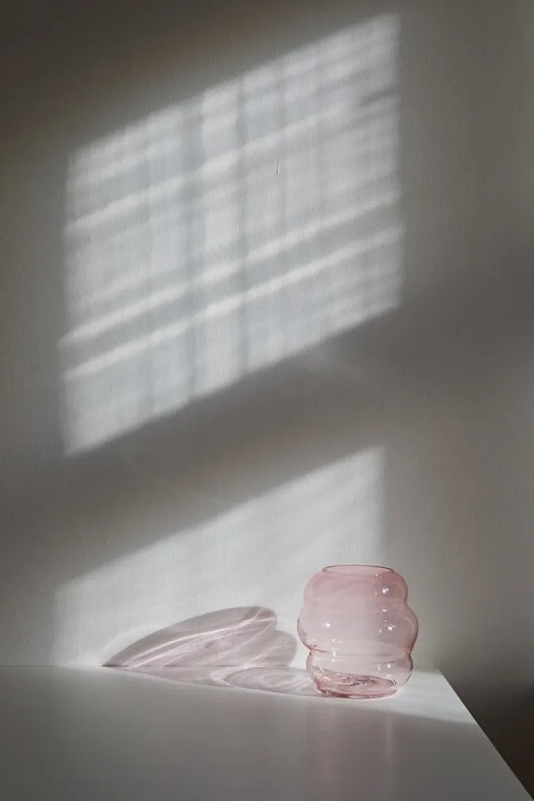 Fundamental Berlin Muse vase, medium, rubine