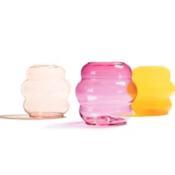 Fundamental Berlin Muse vase, medium, rubine