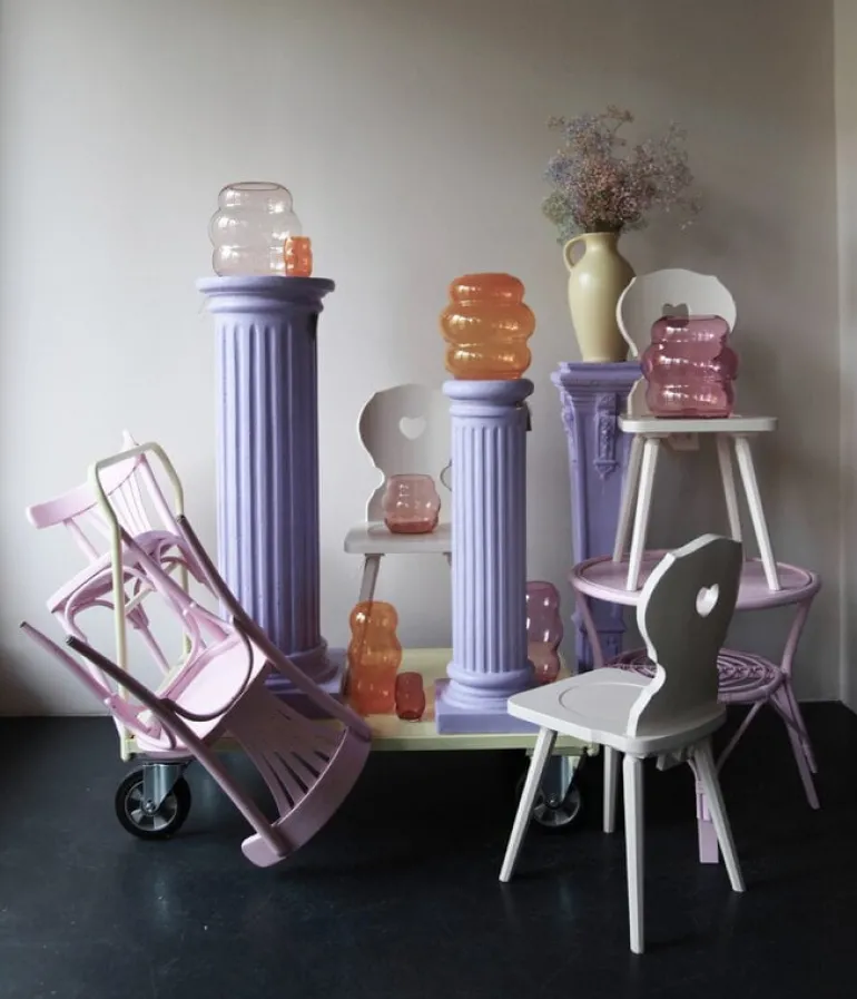 Fundamental Berlin Muse vase, medium, rubine