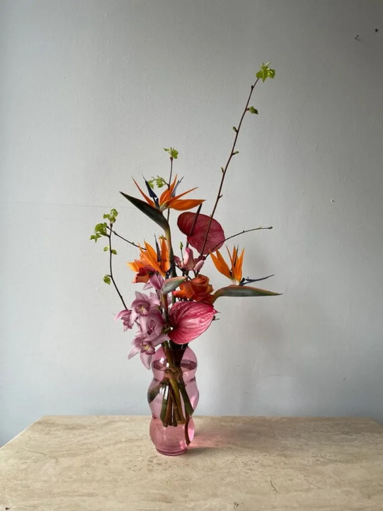 Fundamental Berlin Muse vase, large, rubine