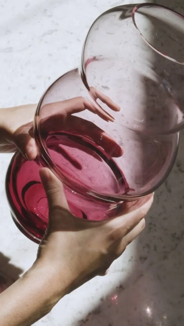 Fundamental Berlin Muse vase, large, rubine