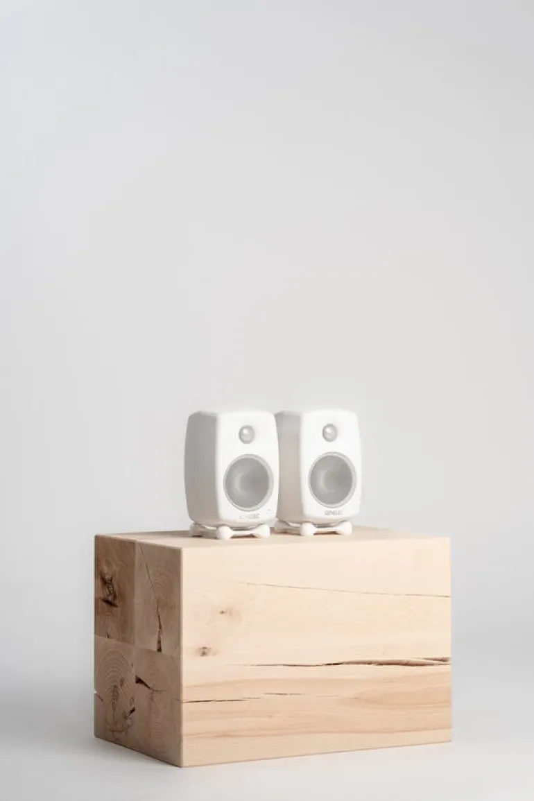 Genelec G One (B) active speaker, white