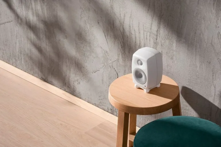 Genelec G One (B) active speaker, white