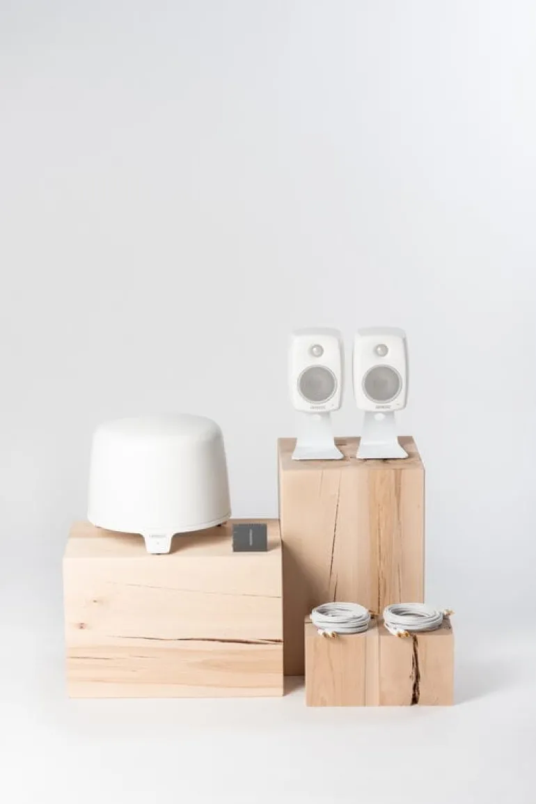 Genelec G One (B) active speaker, white