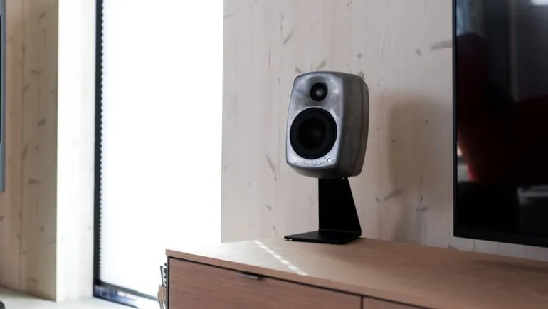 Genelec G Two (B) active speaker, RAW aluminium