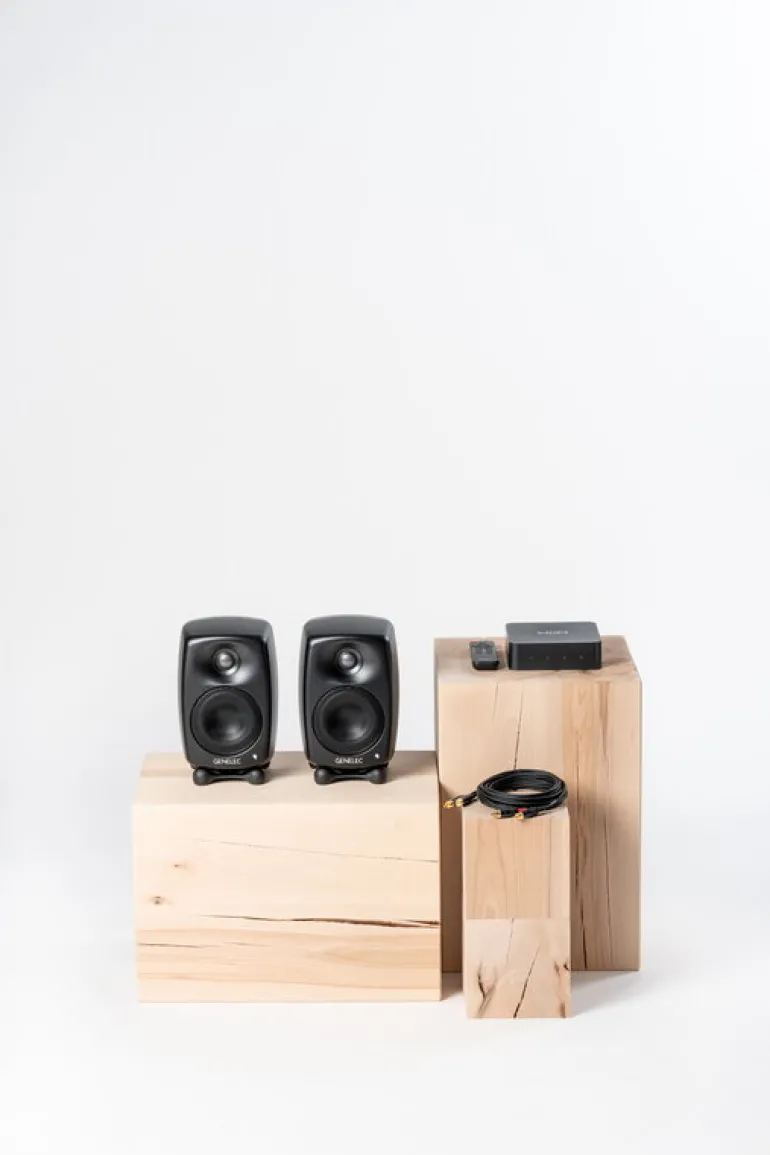 Genelec G Two (B) active speaker, black