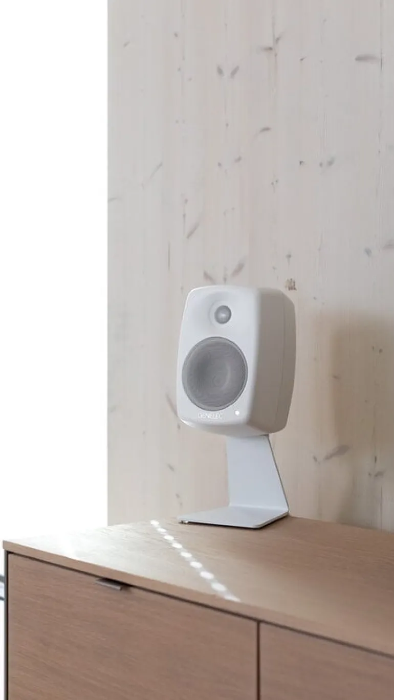 Genelec G Two (B) active speaker, white