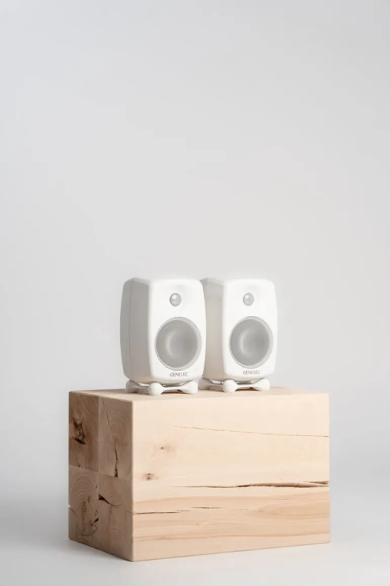 Genelec G Two (B) active speaker, white